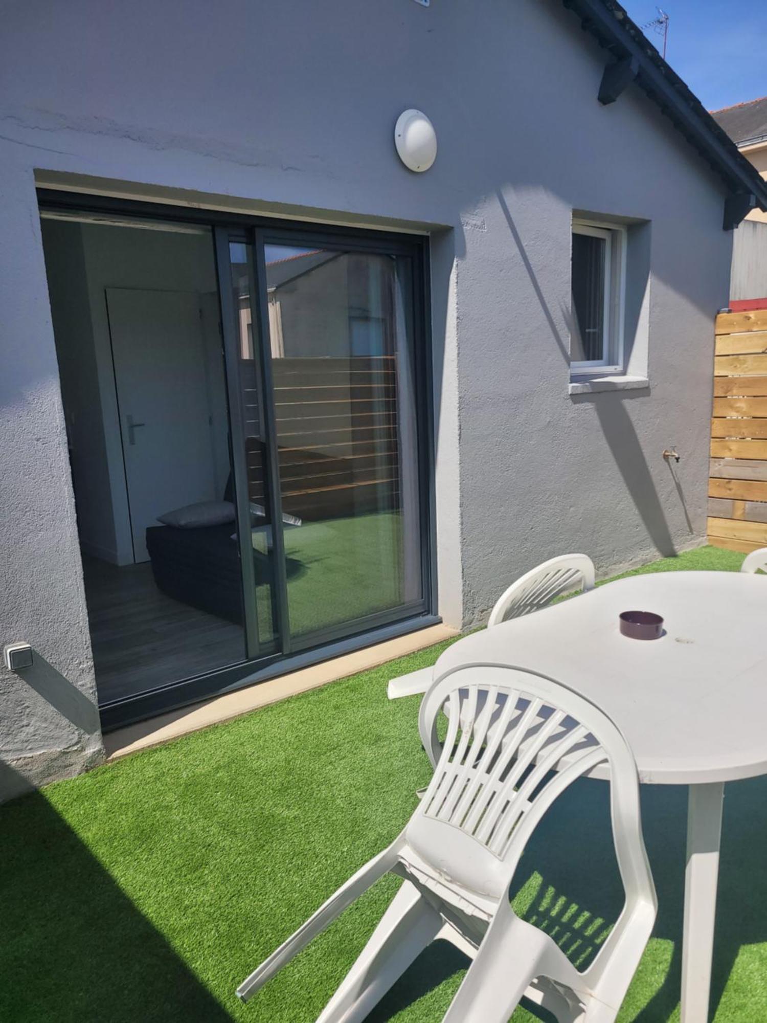 Le Studio Saint-Pierre-Montlimart Buitenkant foto
